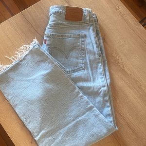 Light wash Levi ribcage jeans 31x27